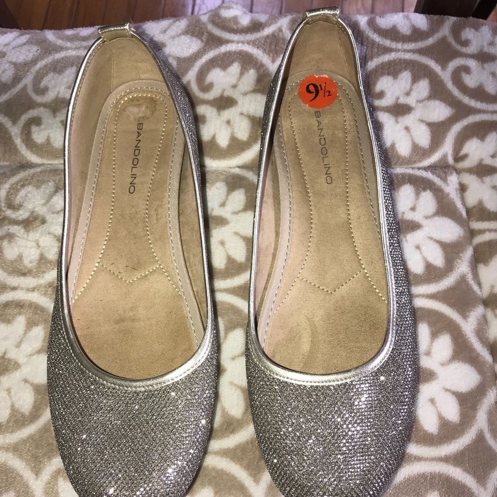 Bandolino Manderio silver sparkling ballet slipper